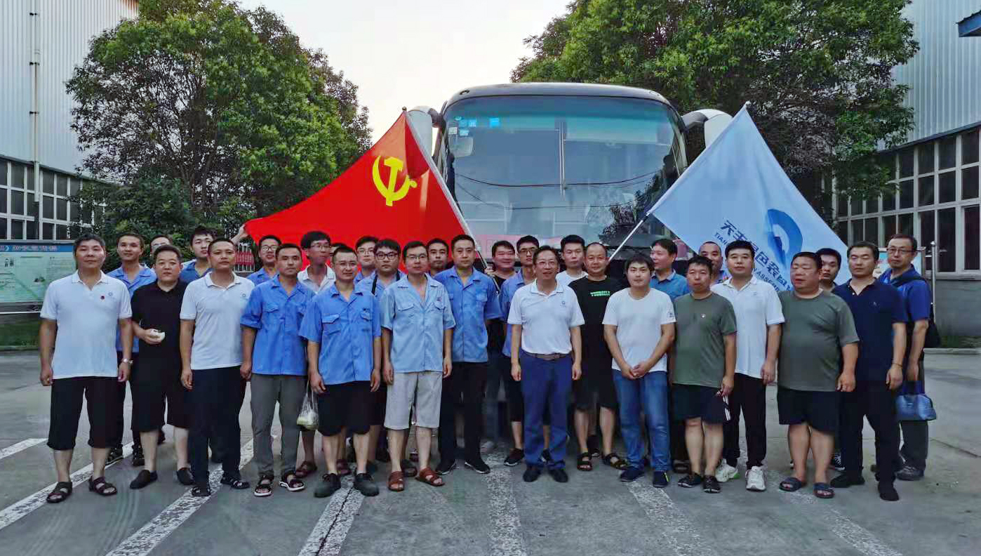 抗洪救災，共克時艱